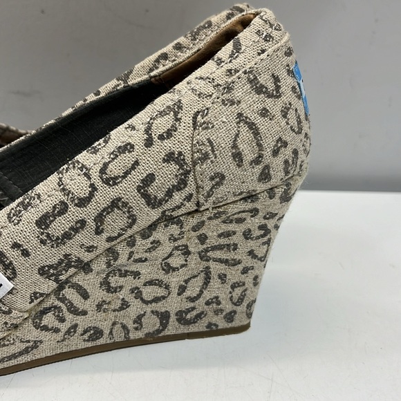 Toms Snow Leopard Peep Toe Wedge Heel Canvas Shoes, size 7.5 - Picture 4 of 14